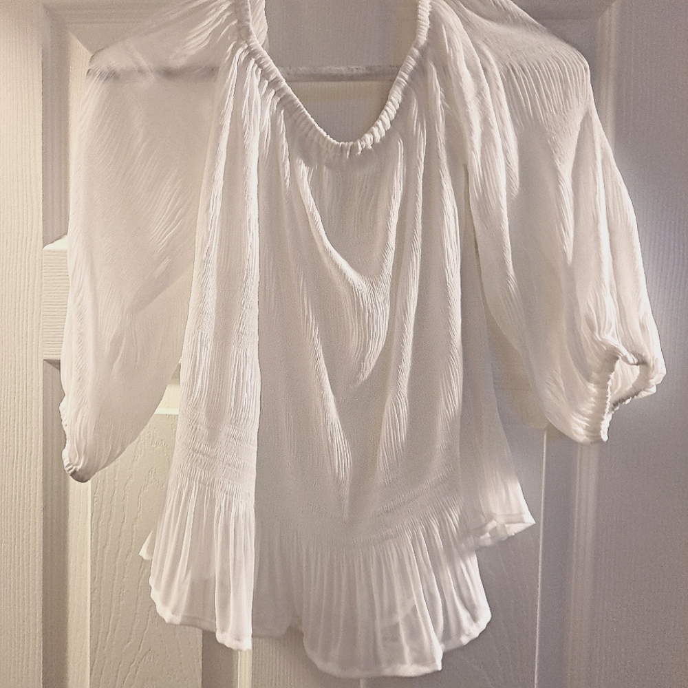 Cute white top